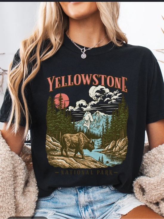 Tops - Yellowstone Graphic 100% cotton Crop Tee - Black